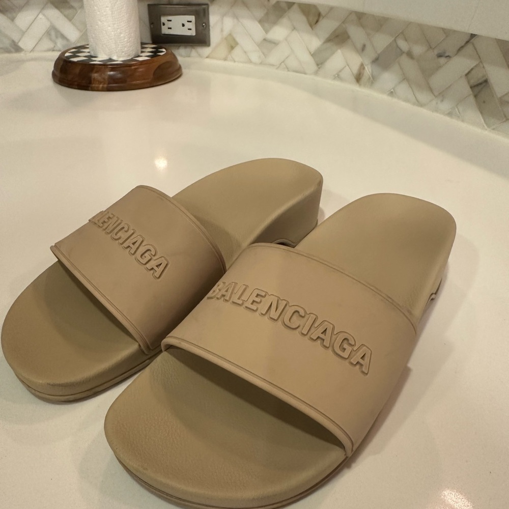 Balenciaga Pool Slides - Picture 3 of 15